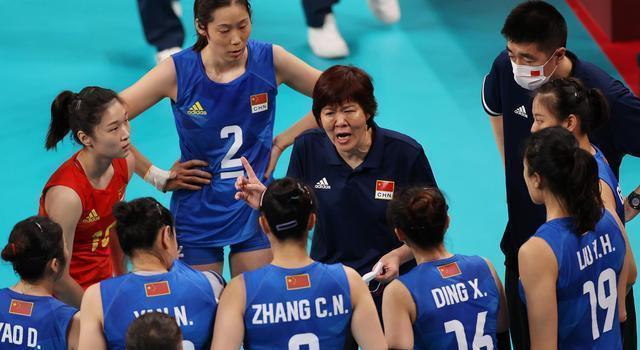  博洛尼亚老帅运筹帷幄，战术调整助球队逆转取胜