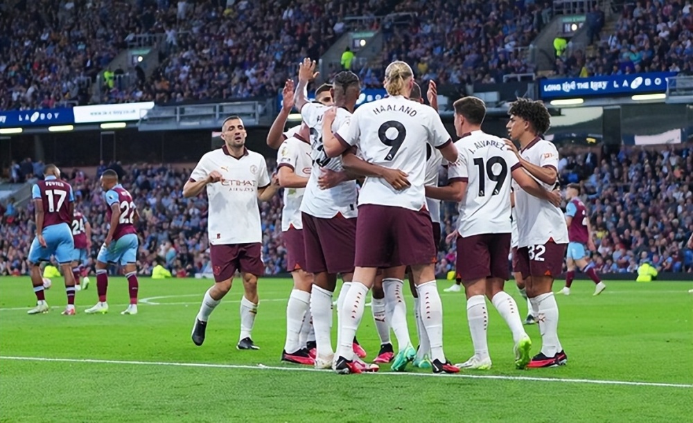  伍德头顶脚踢独中三元诺丁汉森林主场大胜南安普敦脱离降级区