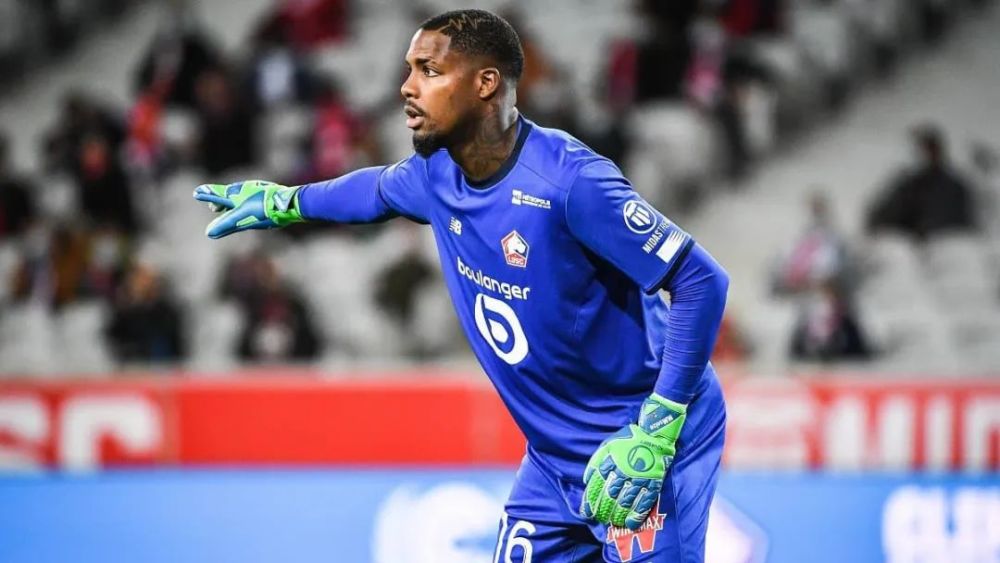  萨索洛年轻门将神勇发挥，多次扑救挽救球队于危难